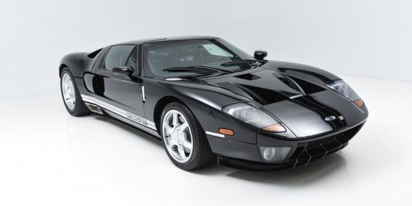 Тук няма как да пропуснем силното влияние на оригинала GT40, донесъл толкова много слава на Ford в Льо Ман през 60-те години.